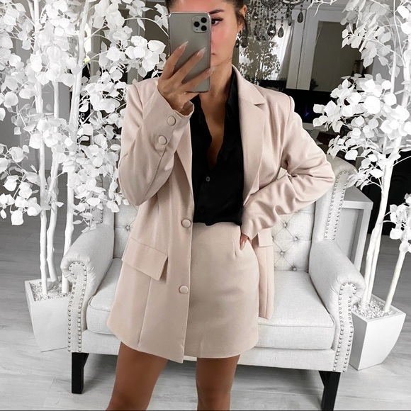 CEO SKIRT— in Warm Beige - Picture 5 of 5